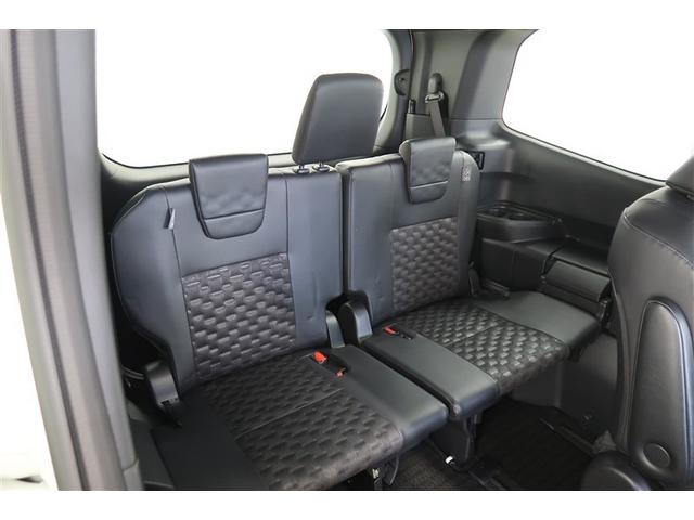 ヴォクシー Ｓ－Ｚ　４ＷＤ　フルセグ　メモリーナビ　ＤＶＤ再生　バックカメラ　衝突被害軽減システム　ＥＴＣ　両側電動スライド　ＬＥＤヘッドランプ　乗車定員７人　３列シート（28枚目）