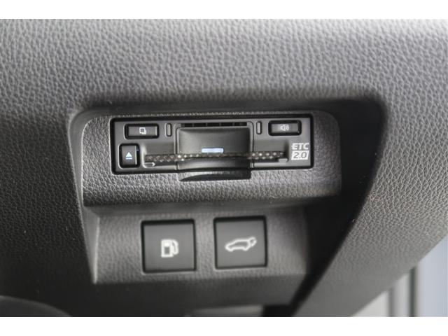 クラウンスポーツ Ｚ　革シート　サンルーフ　４ＷＤ　フルセグ　メモリーナビ　バックカメラ　衝突被害軽減システム　ＥＴＣ　ドラレコ　ＬＥＤヘッドランプ（11枚目）