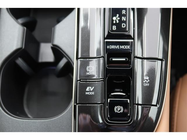 クラウンスポーツ Ｚ　革シート　サンルーフ　４ＷＤ　フルセグ　メモリーナビ　バックカメラ　衝突被害軽減システム　ＥＴＣ　ドラレコ　ＬＥＤヘッドランプ（17枚目）