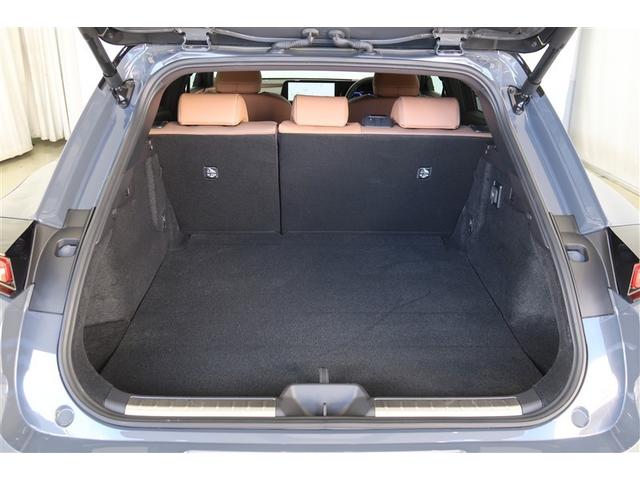 クラウンスポーツ Ｚ　革シート　サンルーフ　４ＷＤ　フルセグ　メモリーナビ　バックカメラ　衝突被害軽減システム　ＥＴＣ　ドラレコ　ＬＥＤヘッドランプ（31枚目）