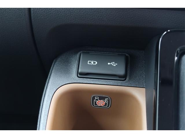 シエンタ ハイブリッドＺ　フルセグ　メモリーナビ　バックカメラ　衝突被害軽減システム　ＥＴＣ　両側電動スライド　ＬＥＤヘッドランプ　ウオークスルー　乗車定員７人　３列シート（16枚目）