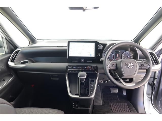 �y�܂�܂�N���[�j���O�z�����H���ł́A���ÎԂ��C�����悭����肢��������悤���|���Ă���܂��B�V�[�g�̐��͂������A�j�I�C�̌��ƂȂ�t���A�J�[�y�b�g�܂Ő��E���L�����{�B