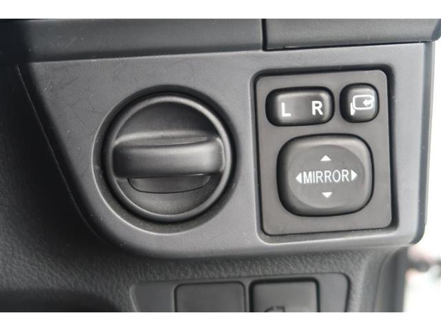 カローラフィールダー ハイブリッド　ワンセグ　メモリーナビ　ＥＴＣ　Ｂｌｕｅｔｏｏｔｈ　オートエアコン　ＴＲＣ－ＯＦＦスイッチ　電動格納ドアミラー　キーレスエントリー　ホイールキャップ　ウレタンステアリング（13枚目）