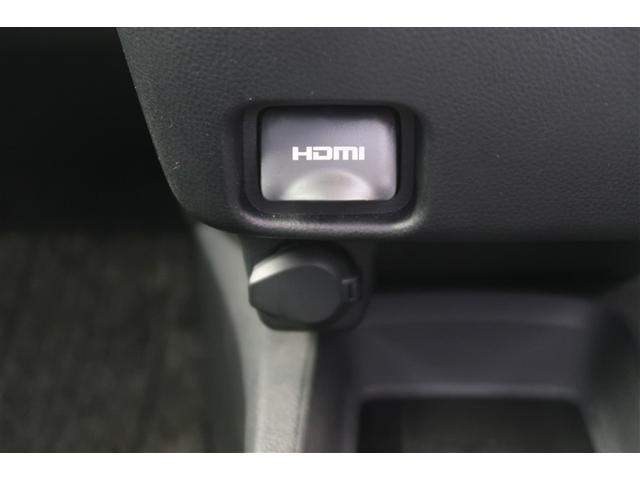 ヴォクシー ハイブリッドＳ－Ｚ　４ＷＤ　フルセグ　メモリーナビ　ＤＶＤ再生　後席モニター　バックカメラ　衝突被害軽減システム　ＥＴＣ　ドラレコ　両側電動スライド　ＬＥＤヘッドランプ　乗車定員７人　３列シート（15枚目）