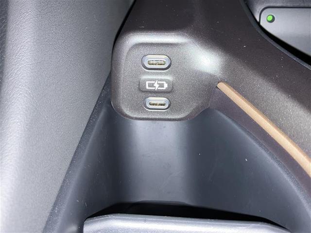 クラウンクロスオーバー ＲＳアドバンスド　革シート　サンルーフ　４ＷＤ　フルセグ　メモリーナビ　バックカメラ　衝突被害軽減システム　ＥＴＣ　ドラレコ　ＬＥＤヘッドランプ（15枚目）