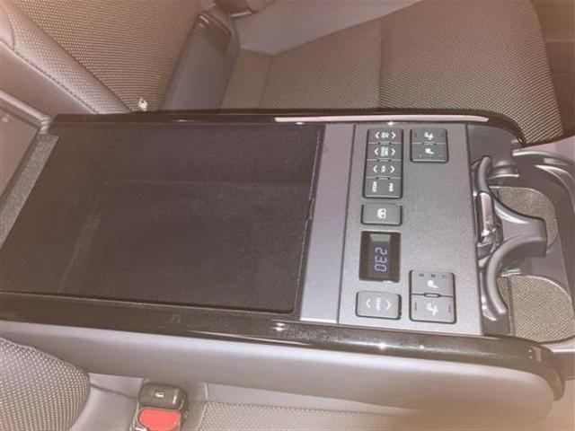 クラウンクロスオーバー ＲＳアドバンスド　革シート　サンルーフ　４ＷＤ　フルセグ　メモリーナビ　バックカメラ　衝突被害軽減システム　ＥＴＣ　ドラレコ　ＬＥＤヘッドランプ（24枚目）