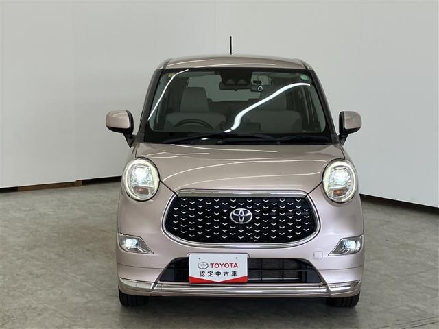 【まるまるクリーニング】外装工程では、ボディの汚れや鉄粉を洗浄し、磨き上げコーティング。タイヤ・ホイール・エンジンルームまで、しっかり洗浄・艶出しいたします。