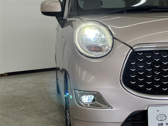 【まるまるクリーニング】外装工程では、ボディの汚れや鉄粉を洗浄し、磨き上げコーティング。タイヤ・ホイール・エンジンルームまで、しっかり洗浄・艶出しいたします。