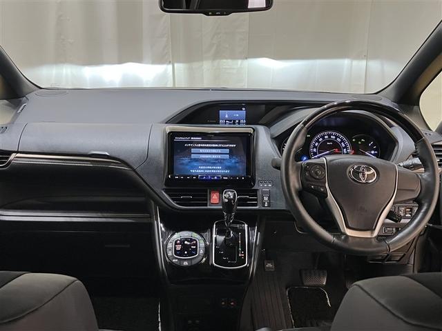 エスクァイア Gi プレミアムパッケージ ブラックテーラード フルセグ メモリーナビ DVD再生 バックカメラ 衝突被害軽減システム ETC 両側電動スライド LEDヘッドランプ 乗車定員7人 3列シート アイドリングストップ(3枚目)