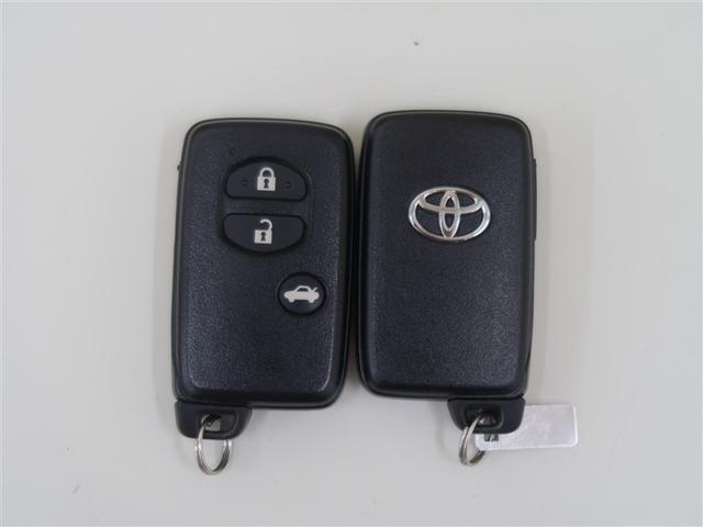 マークＸ プレミアム　Ｆｏｕｒ　４ＷＤ　フルセグ　メモリーナビ　ＤＶＤ再生　バックカメラ　ＥＴＣ　ＨＩＤヘッドライト（25枚目）