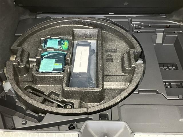 クラウンスポーツ Ｚ　革シート　４ＷＤ　フルセグ　メモリーナビ　バックカメラ　衝突被害軽減システム　ＥＴＣ　ドラレコ　ＬＥＤヘッドランプ（33枚目）