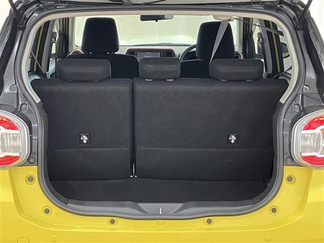 【トランクルーム】後部座席は６：４分割で可倒式ですので、荷室を広げ、趣味の道具もたくさん入りますし、ベビーカー、大きな買い物エコバックも入って便利です♪
