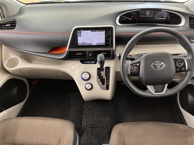 シエンタ ハイブリッドＧ　フルセグ　メモリーナビ　ＤＶＤ再生　バックカメラ　ＥＴＣ　ドラレコ　両側電動スライド　ＬＥＤヘッドランプ　ウオークスルー　乗車定員６人　３列シート（4枚目）