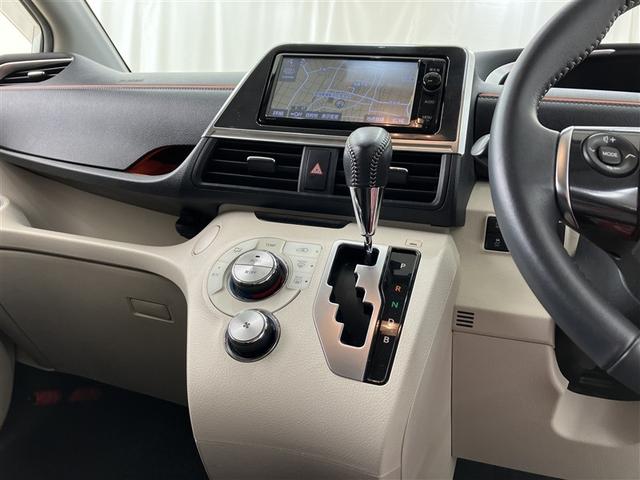 シエンタ ハイブリッドＧ　フルセグ　メモリーナビ　ＤＶＤ再生　バックカメラ　ＥＴＣ　ドラレコ　両側電動スライド　ＬＥＤヘッドランプ　ウオークスルー　乗車定員６人　３列シート（21枚目）