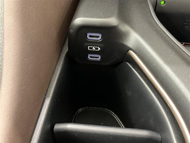 クラウンクロスオーバー Ｇアドバンスド・レザーパッケージ　革シート　４ＷＤ　フルセグ　バックカメラ　衝突被害軽減システム　ＥＴＣ　ドラレコ　ＬＥＤヘッドランプ（25枚目）