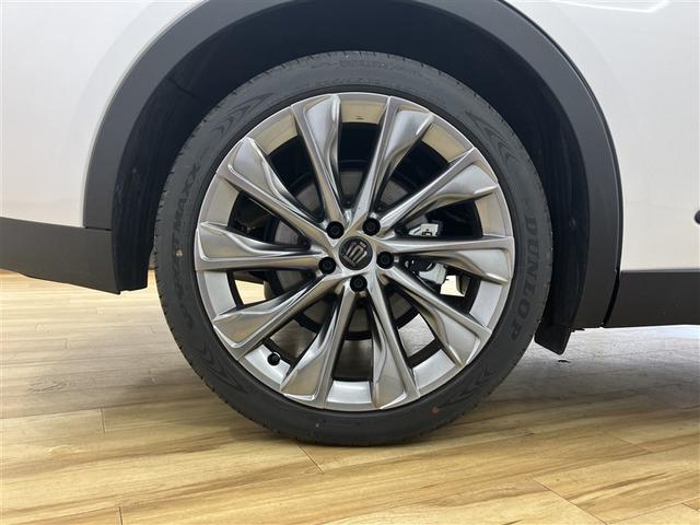 クラウンクロスオーバー Ｇアドバンスド・レザーパッケージ　革シート　４ＷＤ　フルセグ　バックカメラ　衝突被害軽減システム　ＥＴＣ　ドラレコ　ＬＥＤヘッドランプ（27枚目）