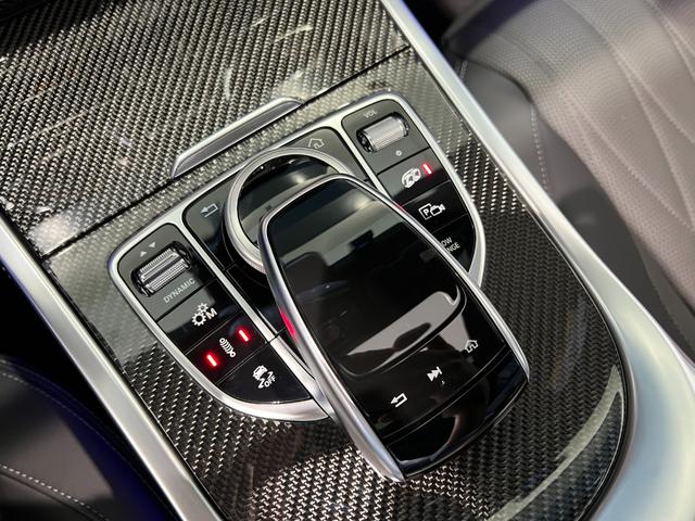 G63 ストロンガーザンタイムエディション レーダーセーフティパッケージ AMGレザーエクスクルーシブパッケージAMGカーボンファイバーインテリアトリム シルバーシャドウアクセント ガラススライディングルーフ 正規ディーラー認定中古車 2年保証(34枚目)