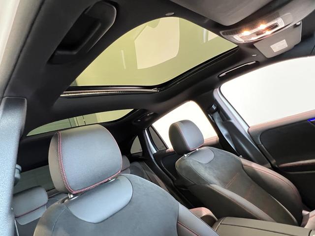 GLA200d 4マチック AMGライン レーダーセーフティP オフロードエンジニアリングP パノラミックスライディングルーフ 全周囲カメラ レザーDINAMICAシート 19インチアルミホイール 正規ディーラー認定中古車 2年保証(11枚目)