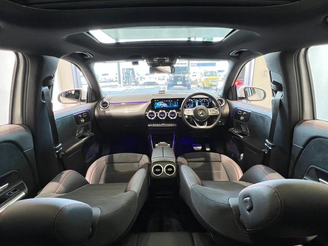 GLA200d 4マチック AMGライン レーダーセーフティP オフロードエンジニアリングP パノラミックスライディングルーフ 全周囲カメラ レザーDINAMICAシート 19インチアルミホイール 正規ディーラー認定中古車 2年保証(12枚目)