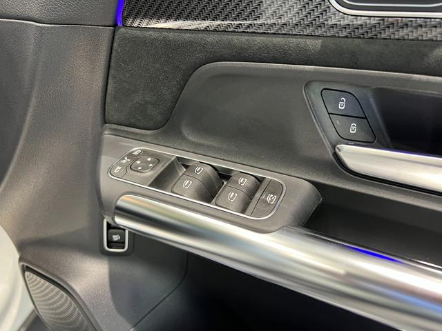 GLA200d 4マチック AMGライン レーダーセーフティP オフロードエンジニアリングP パノラミックスライディングルーフ 全周囲カメラ レザーDINAMICAシート 19インチアルミホイール 正規ディーラー認定中古車 2年保証(15枚目)