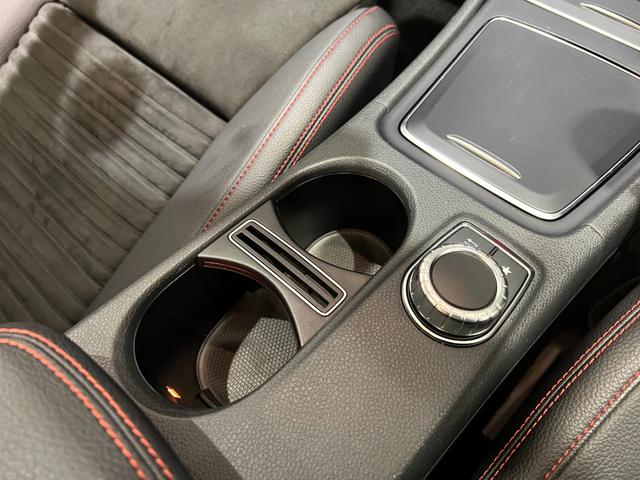 CLA180 シューティングブレーク AMGスタイル レーダーセーフティパッケージ AMGプレミアムパッケージ パノラミックスライディングルーフ harman/kardon レザーDINAMICAシート バックカメラ 正規ディーラー認定中古車 1年保証(13枚目)