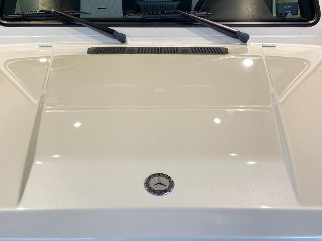 G63 エディション463 ホワイト52台限定車 特別装備車 AMGカーボンファイバーインテリアトリム designoエクスクルーシブインテリアパッケージ ブラックペイント21AW 正規ディーラー認定中古車 1年保証(10枚目)