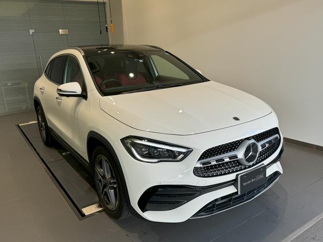 ＧＬＡ２００ｄ　４マチック　ＡＭＧライン　レーダーセーフティパッケージ　ＡＭＧラインパッケージ　ＡＭＧレザーエクスクルーシブパッケージ　ＳＲ　シートヒーター　本革シート　全周井カメラ　本革巻ステア　１９ＡＷ　正規ディーラー認定中古車　２年保証(5枚目)