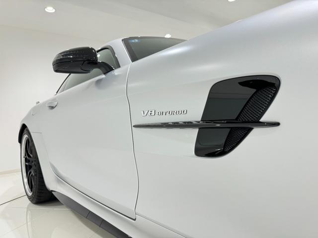 ＧＴ Ｒ　ＡＭＧパフォーマンスシートＰ　ＡＭＧインテリアナイトＰ　ＡＭＧカーボンセラミックブレーキ　Ｂｕｒｍｅｓｔｅｒ　パワーシート　シートヒーター　１９／２０ＡＷ　正規ディーラー認定中古車　１年保証（16枚目）