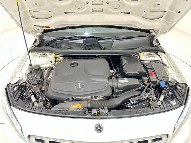 ＧＬＡクラス ＧＬＡ１８０　ワンオーナー　レーダーセーフティパッケージ　ベーシックパッケージ　プレミアムパッケージ　パノラミックスライディングルーフ　ｈａｒｍａｎ／ｋａｒｄｏｎ　シートヒーター　正規ディーラー認定中古車　１年保証（12枚目）