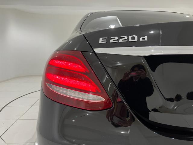 Ｅクラス Ｅ２２０ｄ　アバンギャルド　ワンオーナー　エクスクルーシブパッケージ　Ｂｕｒｍｅｓｔｅｒ　ＳＲ　全周囲カメラ　ＨＵＤ　ナッパレザーシート　シートヒーター　本革巻ステアリング　ＥＴＣ　１９ＡＷ　正規ディーラー認定中古車　２年保証（19枚目）