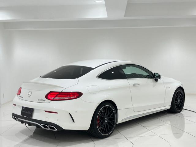 Ｃクラス Ｃ６３　Ｓクーペ　ＡＭＧスタイリングパッケージ　エアバランスパッケージ　Ｂｕｒｍｅｓｔｅｒ　ＡＭＧパフォーマンスステアリング　ＡＭＧパフォーマンスエギゾーストシステム　１９ＡＷ　正規ディーラー認定中古車　１年保証（20枚目）