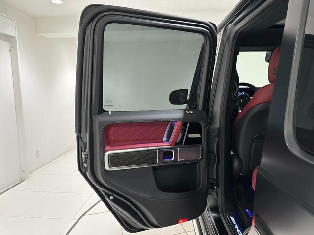 Ｇクラス Ｇ６３　１オーナー　ＡＭＧカーボンファイバーインテリアトリム　Ｇ　ｍａｎｕｆａｋｕｔｕｒプログラムプラス　アダプティブダンピングシステム　ＳＲ　Ｂｕｒｍｅｓｔｅｒ　２１ＡＷ　正規ディーラー認定中古車　２年保証（69枚目）