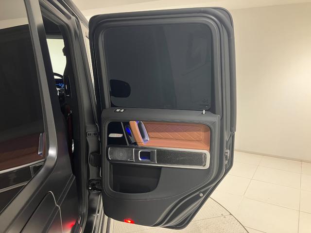 Ｇクラス Ｇ６３　１オーナー／カーボンインテリアＰ／ナイトＰ／Ｇ　ｍａｎｕｆａｋｕｔｕｒプログラムプラス／ＡＭＧパフォーマンスステアリング／ナッパレザーシート／シートベンチレーション／ＳＲ／Ｂｕｒｍｅｓｔｅｒ／２２ＡＷ（37枚目）
