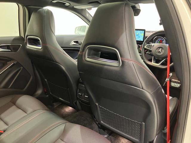 ＧＬＡクラス ＧＬＡ４５　４マチック　右ハンドル／カルサイトホワイト／レーダーセーフティパッケージ／バックモニター／パークトロニックセンサー／黒革シート／シートヒーター／ＡＭＧ１９ＡＷ／正規ディーラー認定中古車／２年保証（52枚目）