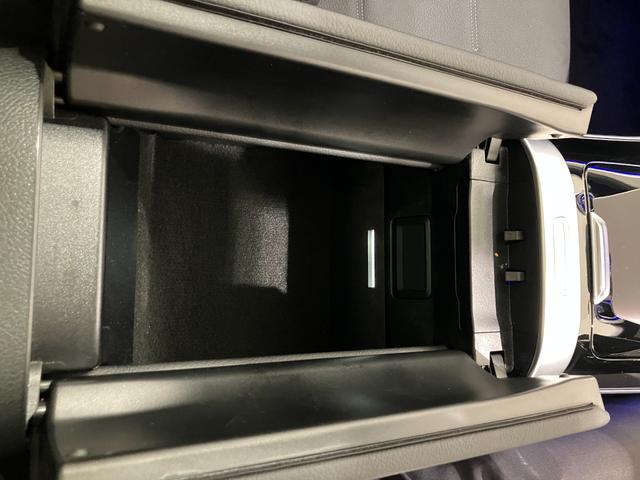 Ｃクラスオールテレイン Ｃ２２０ｄ　４マチック　オールテレイン　右ハンドル／オパリスホワイト／ワンオーナー／レザーエクスクルーシブパッケージ／パノラミックＳＲ／ＨＵＤ／３６０°カメラ／メモリー付きパワーシート／シートヒーター／正規ディーラー認定中古車／二年保証（25枚目）