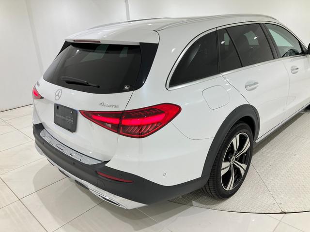 Ｃクラスオールテレイン Ｃ２２０ｄ　４マチック　オールテレイン　右ハンドル／オパリスホワイト／ワンオーナー／レザーエクスクルーシブパッケージ／パノラミックＳＲ／ＨＵＤ／３６０°カメラ／メモリー付きパワーシート／シートヒーター／正規ディーラー認定中古車／二年保証（63枚目）