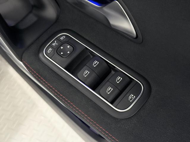 ＣＬＡクラス ＣＬＡ１８０　ＡＭＧライン　右ハンドル／セレナイトグレー／メモリー付きパワーシート／シートヒーター／アンビエントライト／正規ディーラー認定中古車／二年保証（21枚目）