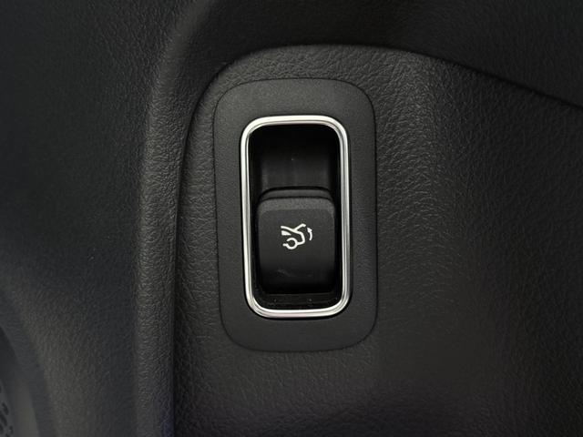 ＣＬＡクラス ＣＬＡ１８０　ＡＭＧライン　右ハンドル／セレナイトグレー／メモリー付きパワーシート／シートヒーター／アンビエントライト／正規ディーラー認定中古車／二年保証（22枚目）