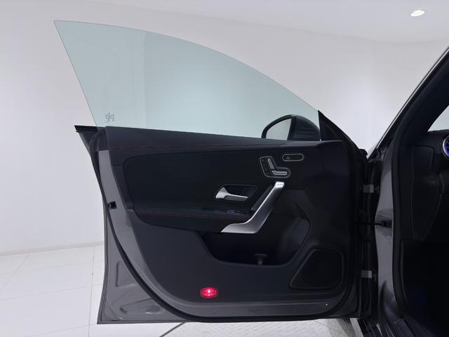 ＣＬＡクラス ＣＬＡ１８０　ＡＭＧライン　右ハンドル／セレナイトグレー／メモリー付きパワーシート／シートヒーター／アンビエントライト／正規ディーラー認定中古車／二年保証（25枚目）
