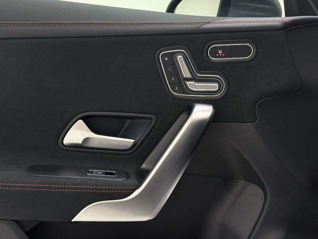 ＣＬＡクラス ＣＬＡ１８０　ＡＭＧライン　右ハンドル／セレナイトグレー／メモリー付きパワーシート／シートヒーター／アンビエントライト／正規ディーラー認定中古車／二年保証（26枚目）