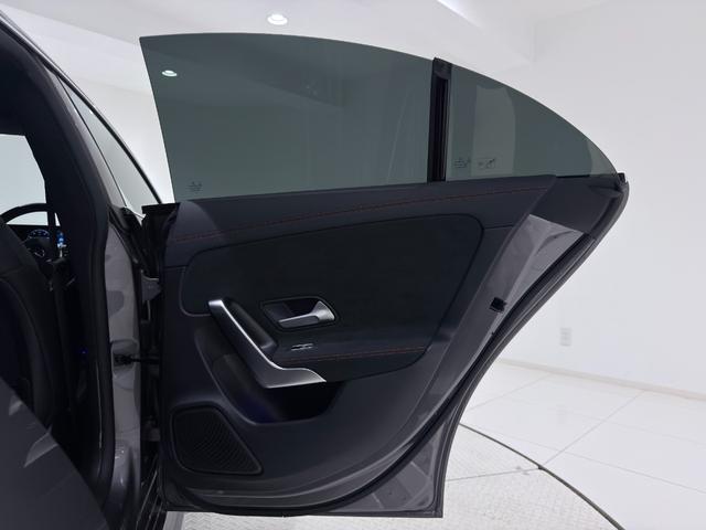 ＣＬＡクラス ＣＬＡ１８０　ＡＭＧライン　右ハンドル／セレナイトグレー／メモリー付きパワーシート／シートヒーター／アンビエントライト／正規ディーラー認定中古車／二年保証（30枚目）