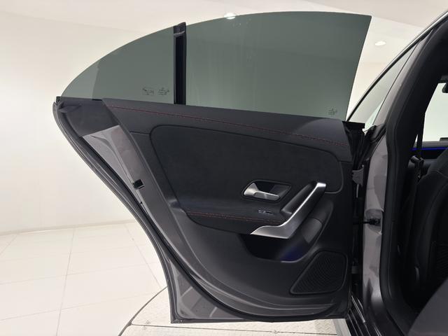 ＣＬＡクラス ＣＬＡ１８０　ＡＭＧライン　右ハンドル／セレナイトグレー／メモリー付きパワーシート／シートヒーター／アンビエントライト／正規ディーラー認定中古車／二年保証（35枚目）
