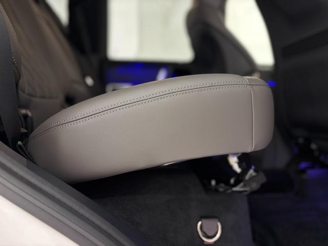 Ｇクラス Ｇ４５０ｄ　ＡＭＧラインパッケージ　ローンチエディション／ワンオーナー／ＡＭＧラインＰ／ＭＡＮＵＦＡＫＴＵＲプログラム／ＭＡＮＵＦＡＫＴＵＲプログラム・プラス／リラクゼーション／Ｂｕｒｍｅｓｔｅｒ／正規ディーラー認定中古車／二年保証（42枚目）