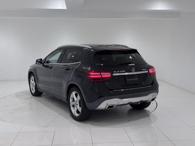 GLAクラス GLA220 4マチック ワンオーナー/右ハンドル/コスモスブラック/本革/シートヒーター/パノラミックスライディングルーフ/ドラレコ/正規ディーラー認定中古車/二年保証(4枚目)