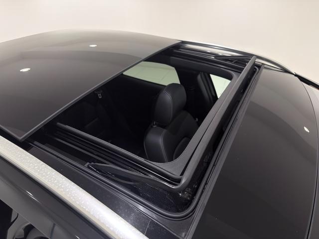 GLAクラス GLA220 4マチック ワンオーナー/右ハンドル/コスモスブラック/本革/シートヒーター/パノラミックスライディングルーフ/ドラレコ/正規ディーラー認定中古車/二年保証(9枚目)