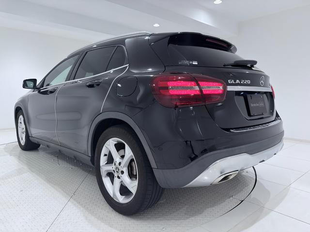 GLAクラス GLA220 4マチック ワンオーナー/右ハンドル/コスモスブラック/本革/シートヒーター/パノラミックスライディングルーフ/ドラレコ/正規ディーラー認定中古車/二年保証(16枚目)