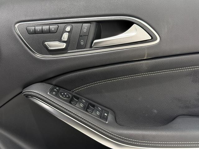 GLAクラス GLA220 4マチック ワンオーナー/右ハンドル/コスモスブラック/本革/シートヒーター/パノラミックスライディングルーフ/ドラレコ/正規ディーラー認定中古車/二年保証(25枚目)
