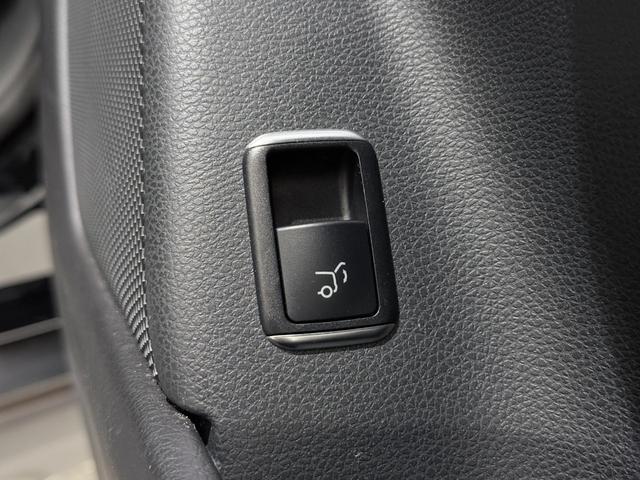 GLAクラス GLA220 4マチック ワンオーナー/右ハンドル/コスモスブラック/本革/シートヒーター/パノラミックスライディングルーフ/ドラレコ/正規ディーラー認定中古車/二年保証(27枚目)