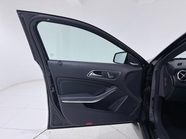 GLAクラス GLA220 4マチック ワンオーナー/右ハンドル/コスモスブラック/本革/シートヒーター/パノラミックスライディングルーフ/ドラレコ/正規ディーラー認定中古車/二年保証(30枚目)