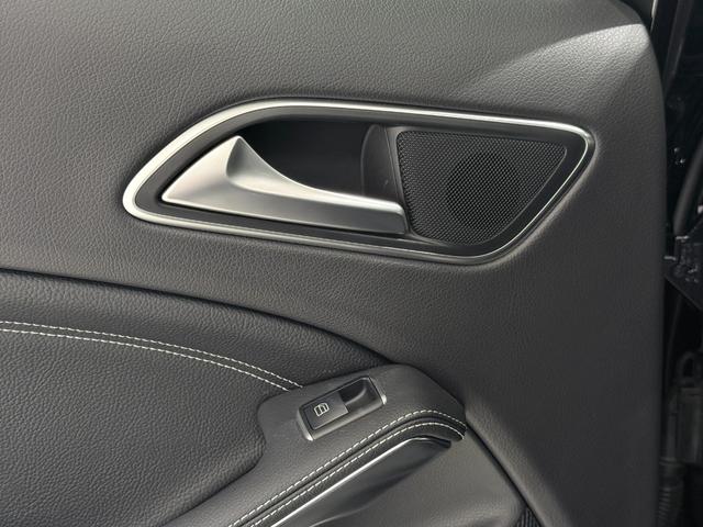 GLAクラス GLA220 4マチック ワンオーナー/右ハンドル/コスモスブラック/本革/シートヒーター/パノラミックスライディングルーフ/ドラレコ/正規ディーラー認定中古車/二年保証(42枚目)
